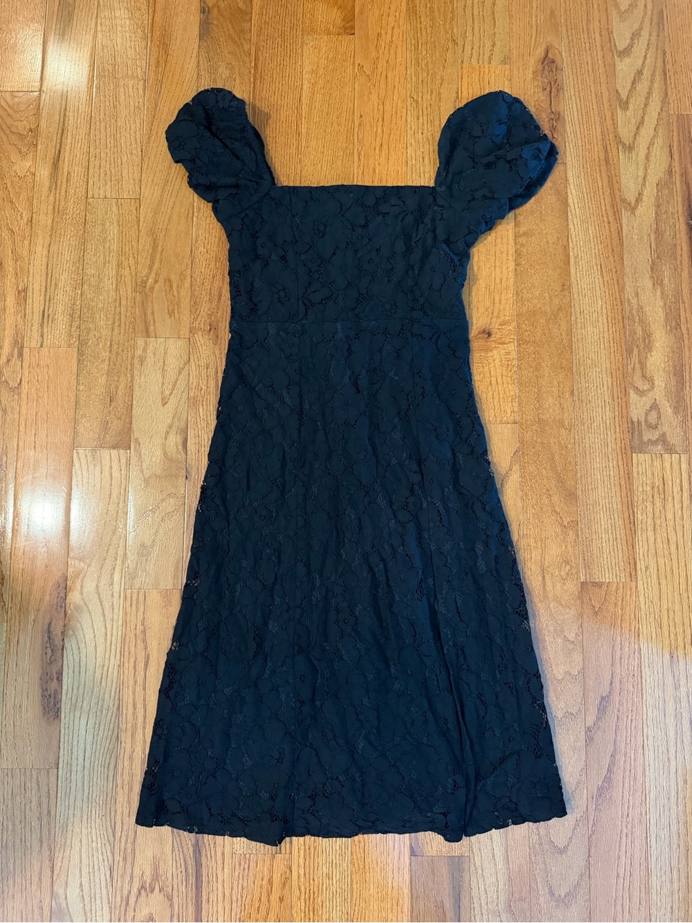New with tag Francesca's Collections Black Lace Midi Dress with Puff Sleeves